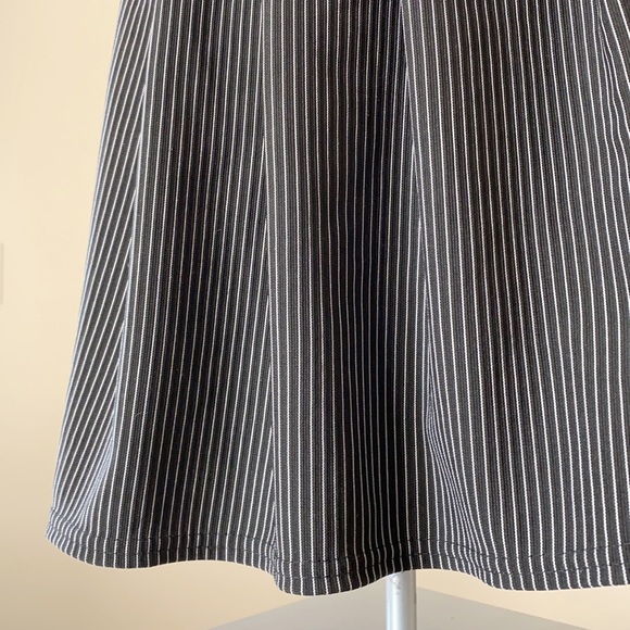 pleated striped mini skirt - Picture 5 of 7